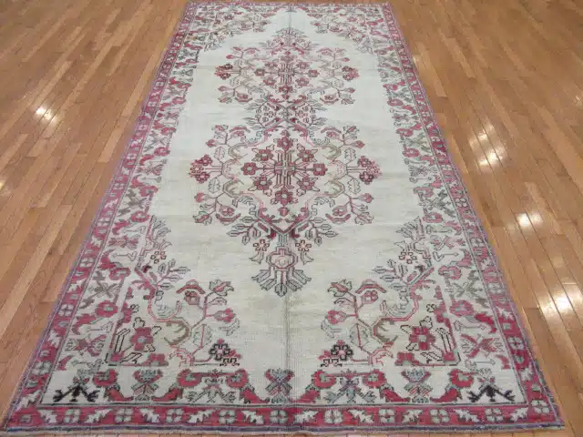 5' x 10' Turkish Ivory Red Vintage Rug Traditional Wool - Image 2