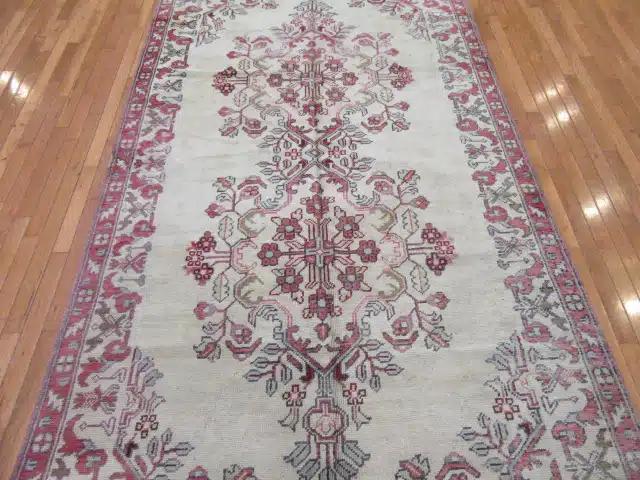 5' x 10' Turkish Ivory Red Vintage Rug Traditional Wool - Image 3