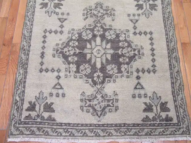 3' x 10' Beige Fine Hand-Knotted Turkish Vintage Anatolian Runner – Tribal Wool - Image 3