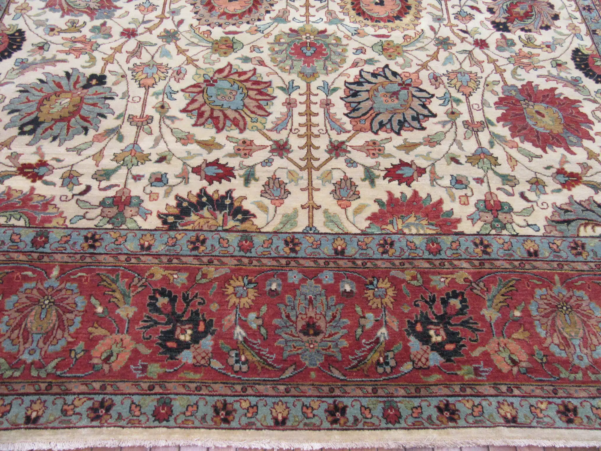 10' x 13' Indian Ivory Tabriz Rug – Hand-Knotted Wool - Image 4