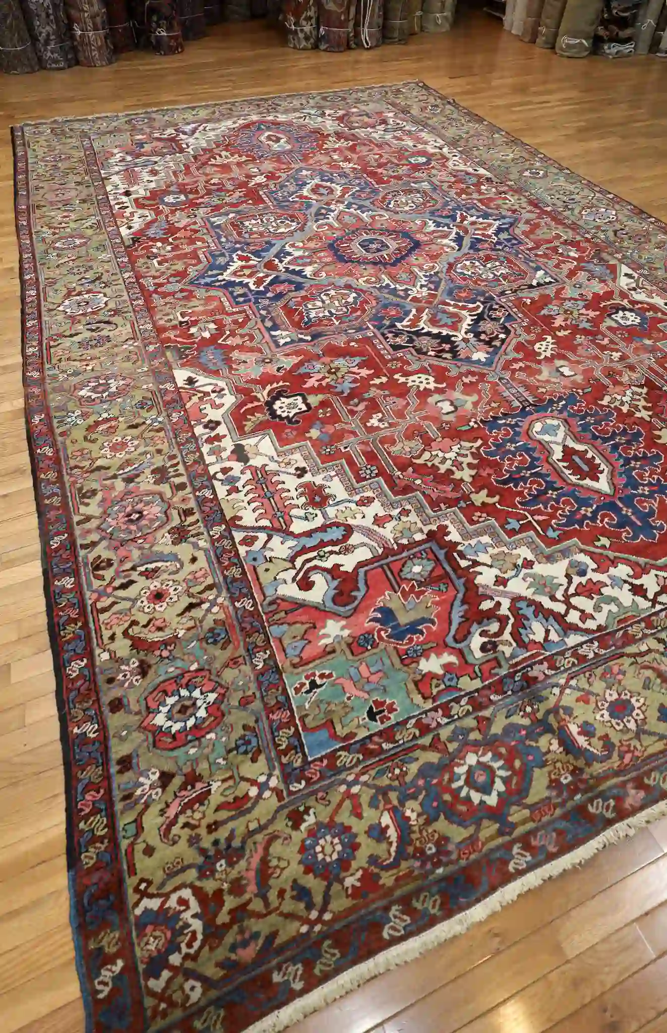 11' x 17' Red Fine Hand-Knotted Antique Persian Serapi – Traditional Wool - Image 4