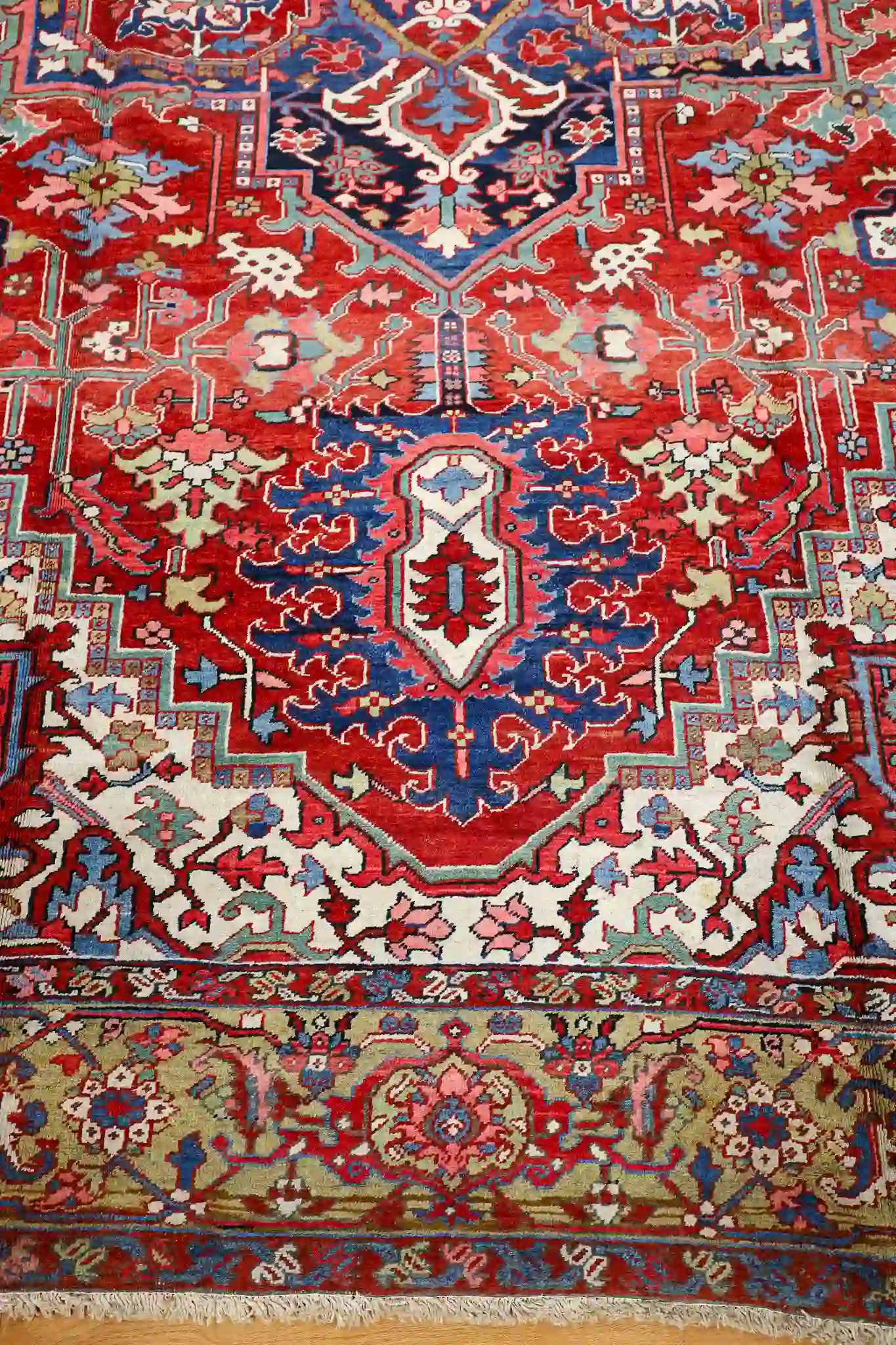 11' x 17' Red Fine Hand-Knotted Antique Persian Serapi – Traditional Wool - Image 5
