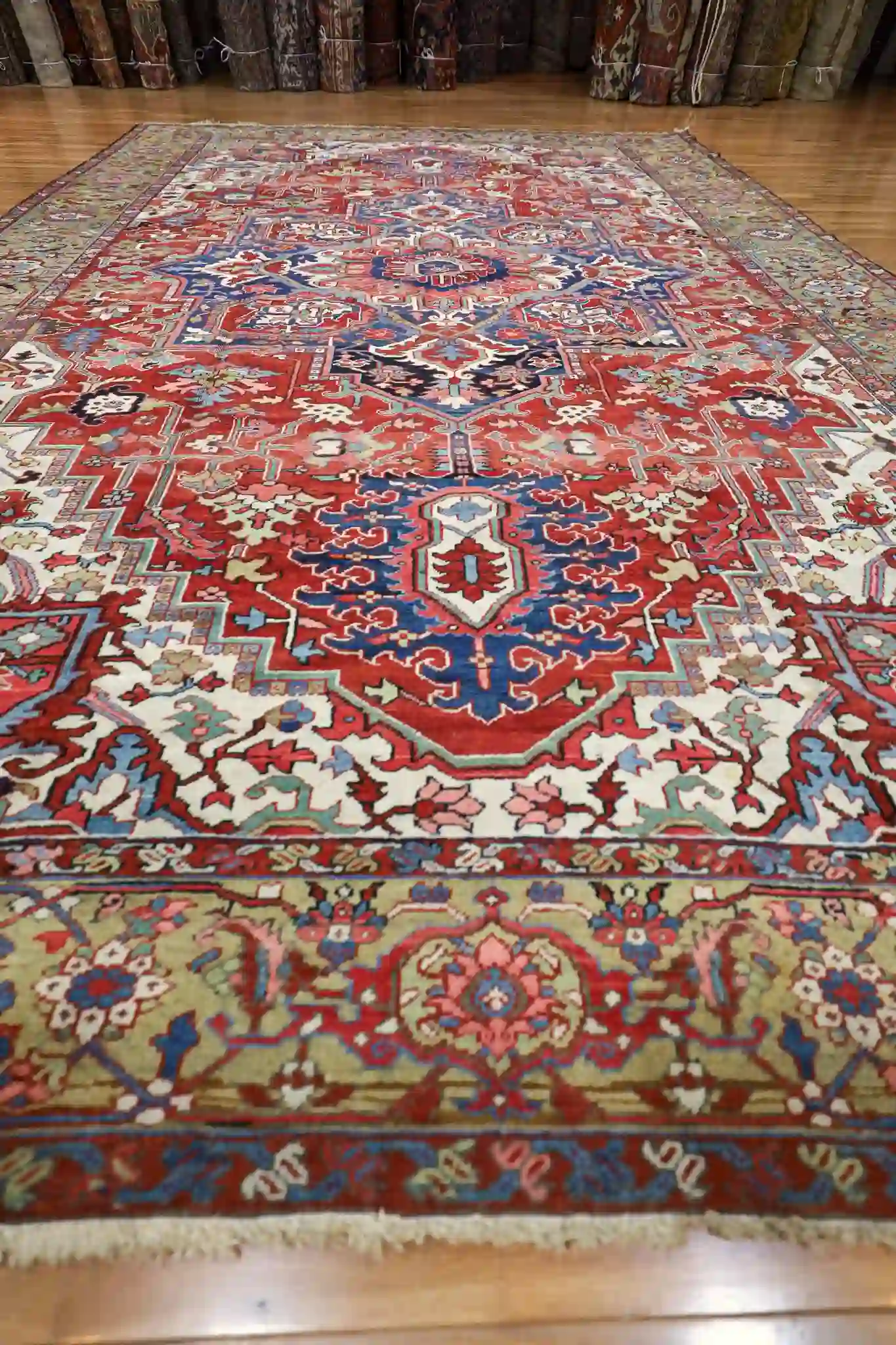 11' x 17' Red Fine Hand-Knotted Antique Persian Serapi – Traditional Wool - Image 3