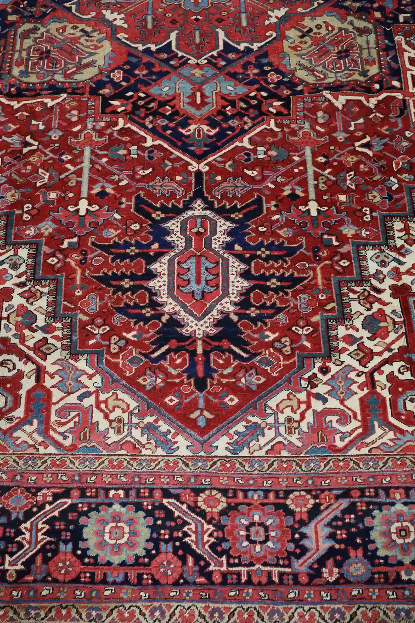 12' x 15' Red Fine Hand-Knotted Semi Antique Persian Heriz – Traditional Wool - Image 8