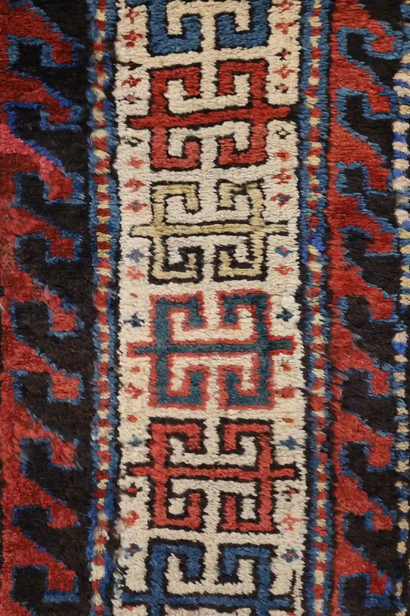 4' x 10' Beige Fine Hand-Knotted Caucasian Shirvan Runner – Traditional Wool - Image 5