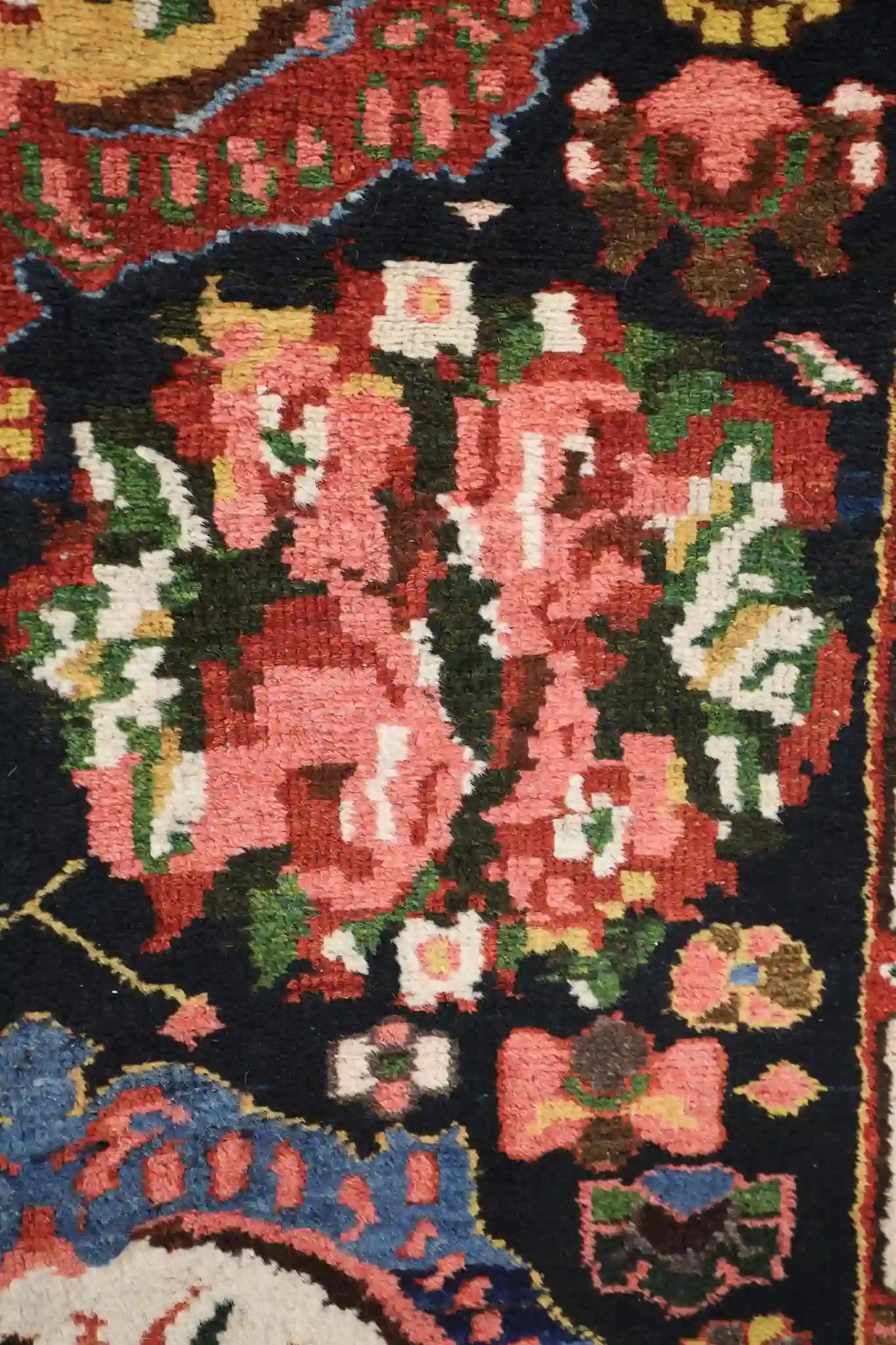 4' x 14' Red Fine Hand-Knotted Semi-Antique Persian Bakhtiari Runner – Traditional Wool - Image 8