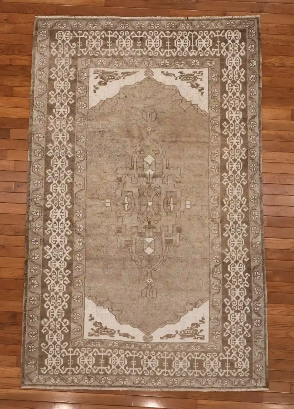 4′ x 7′ Gray Fine Hand-Knotted Turkish Oushak Rug – Vintage Wool