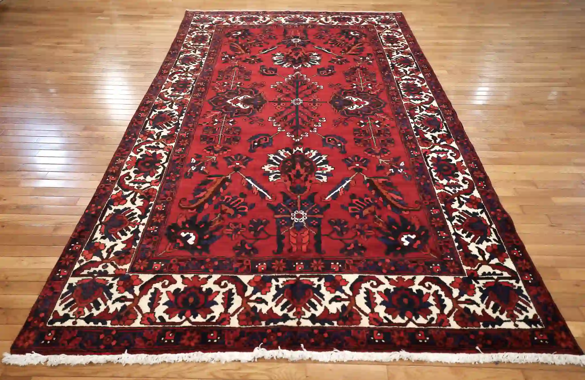 7' x 10' Red Fine Hand-Knotted Persian Bakhtiari Rug – Traditional Wool - Image 2