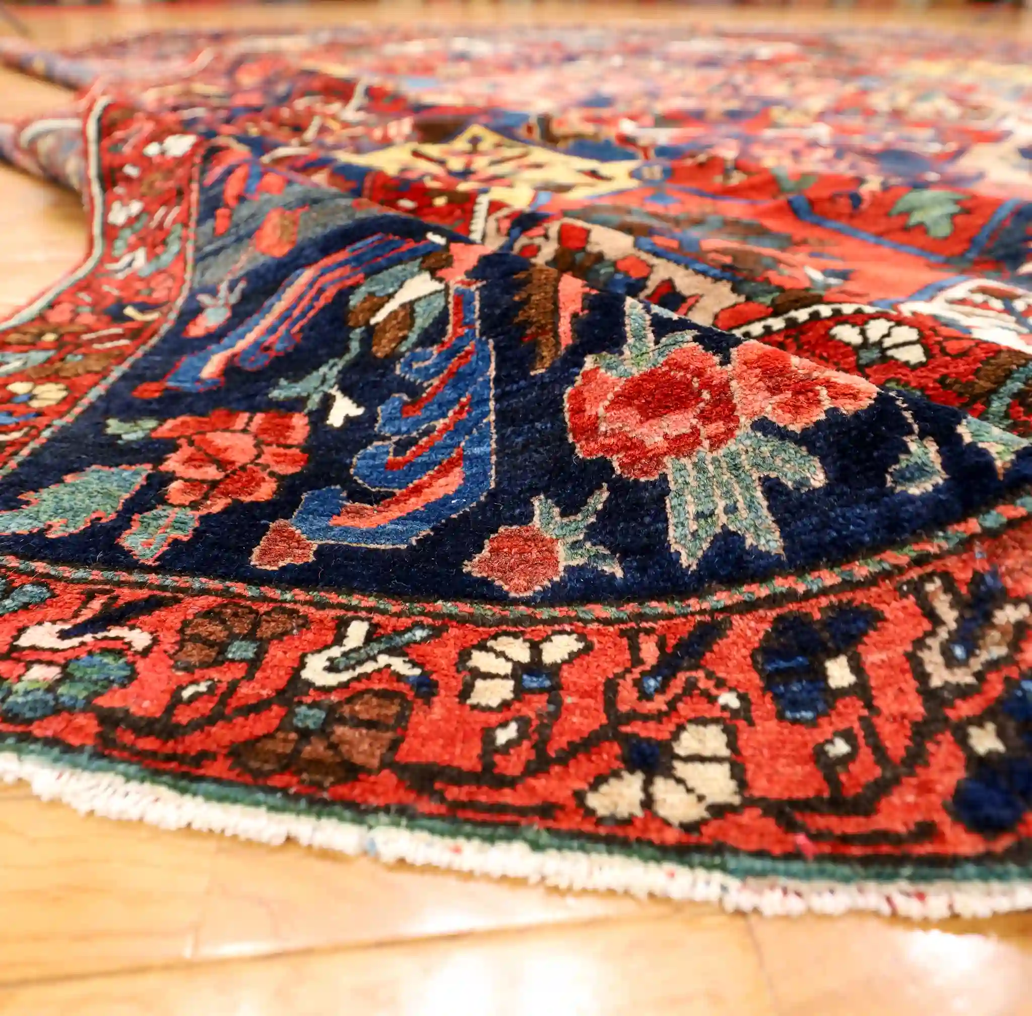 12' x 16' Red Fine Hand-Knotted Persian Bakhtiari – Traditional Wool - Image 5