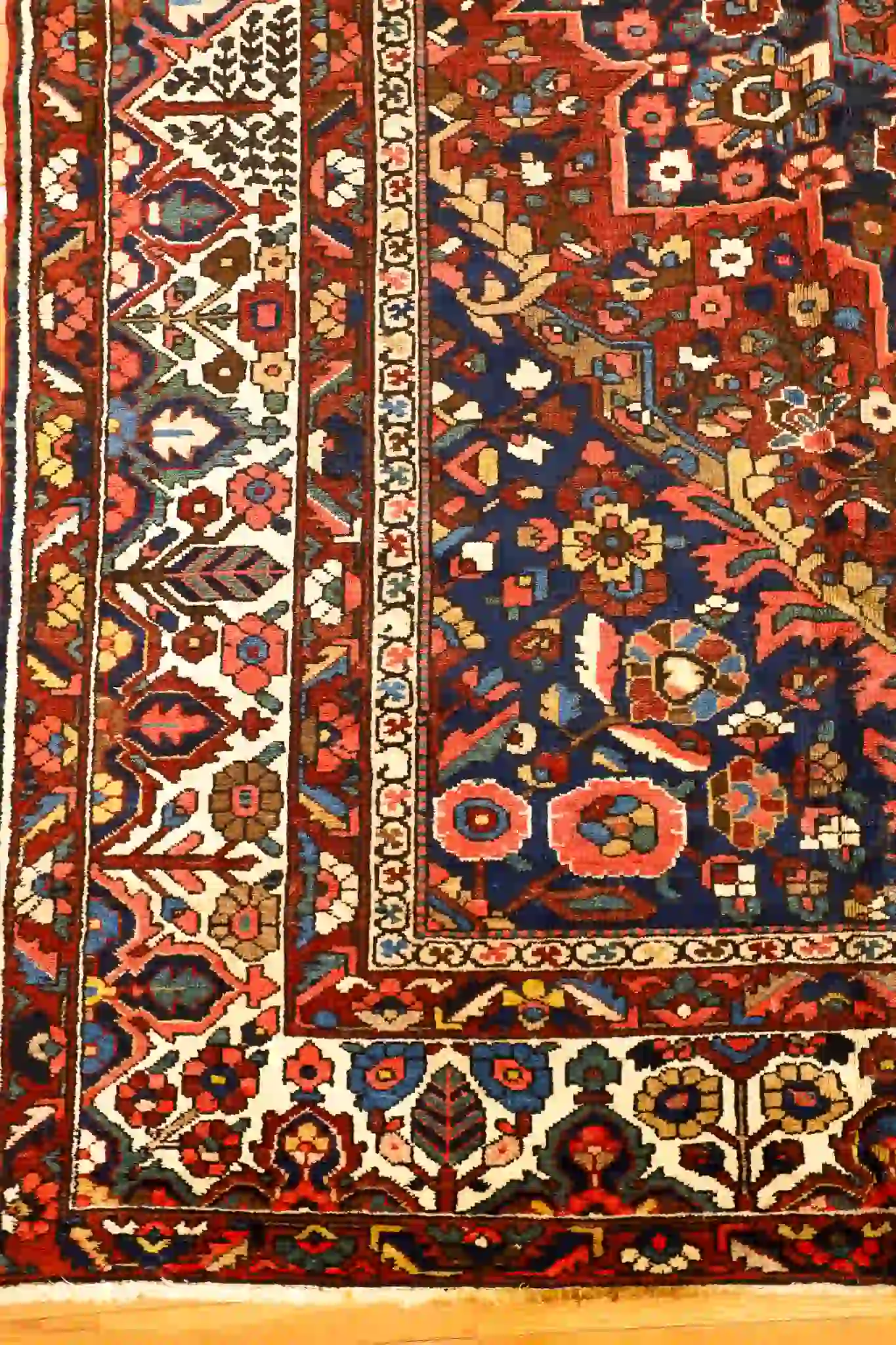 11' x 14' Red Fine Hand-Knotted Persian Bakhtiari – Traditional Wool - Image 8