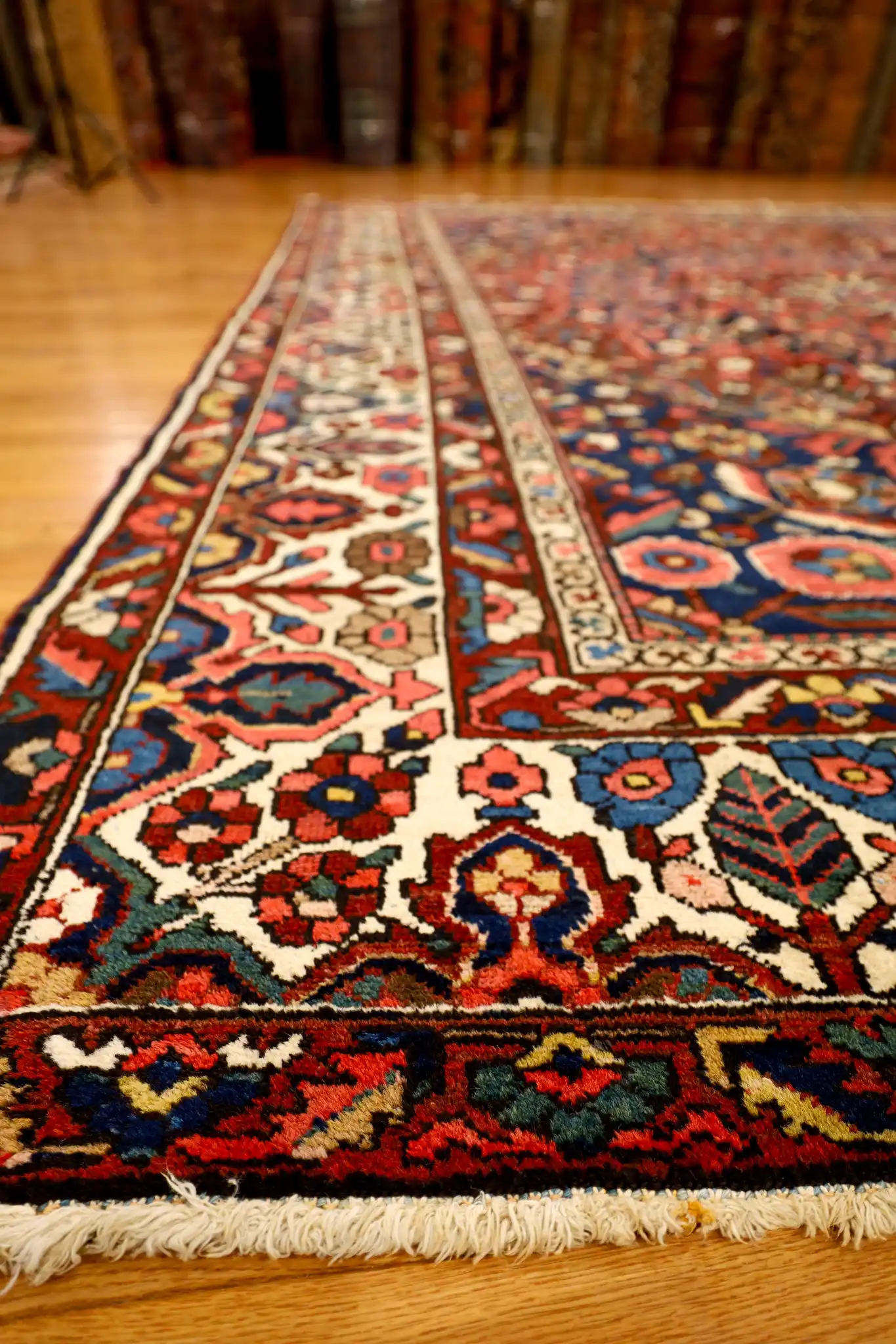 11' x 14' Red Fine Hand-Knotted Persian Bakhtiari – Traditional Wool - Image 6